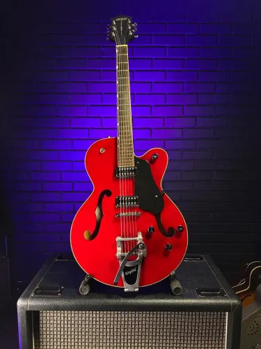 Guitarra Gretsch Electromatic G5120 com TV Jones Special