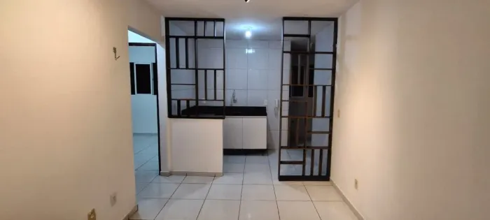 APARTAMENTO  EM  MANDACARÚ DOIS QUARTOS.