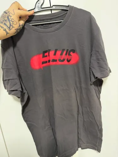 Blusa Ellus cinza com vermelho, nunca usada! Tamanho XGG/XXL