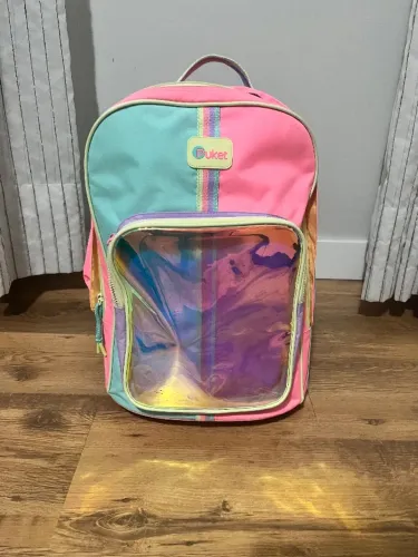 Mochila escolar em ótimo estado. 