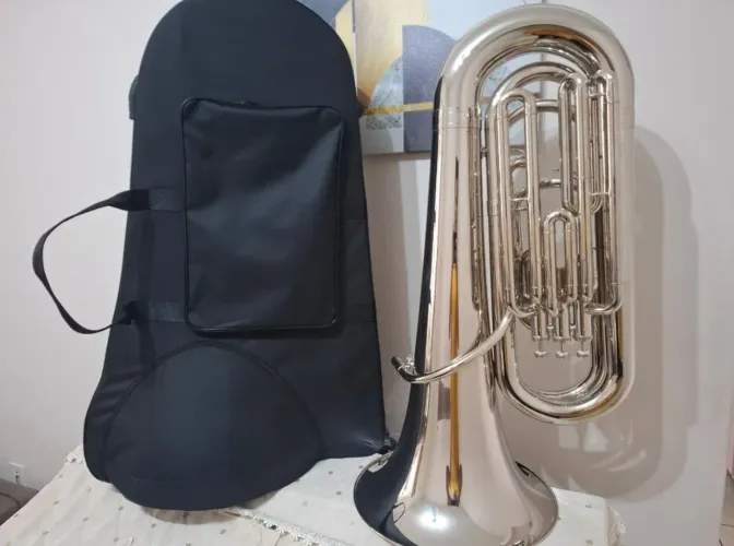 Tuba magnum by quasar