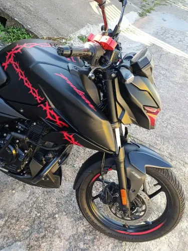 Desapego dessa linda moto Pulsar 150 2026