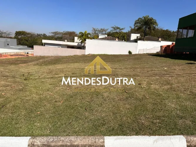 Ótimo Terreno à venda com 720m² no condominio Damha I, com área de lazer completo e excele