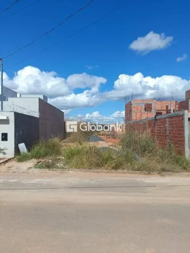 Lote DE 200 M2 á venda no bairro Guarujá - Montes Claros - MG