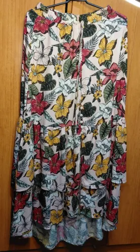 Saia Longa com Estampa Floral e Babado em Camadas com Fundo Rosa Claro