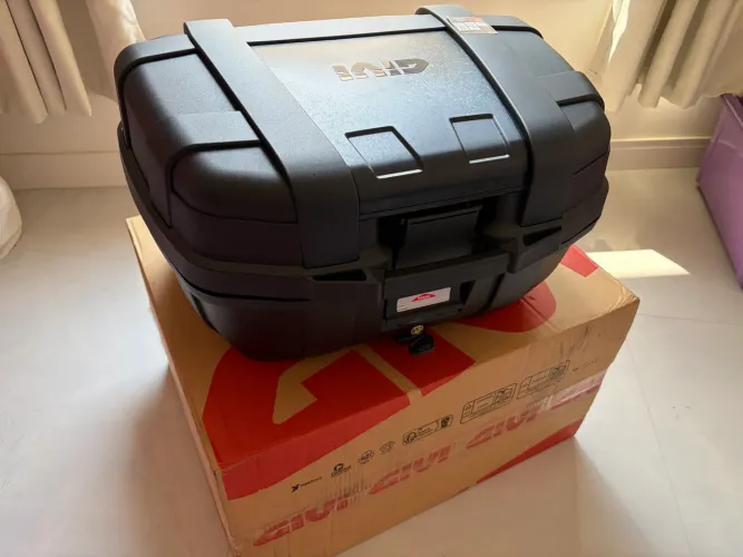 Kit Top Case Bau Givi 52L Monokey Trk52bb Base M5 + Encosto Givi