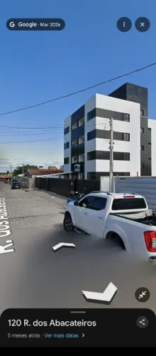 Aluga-se quarto (apenas mulheres)