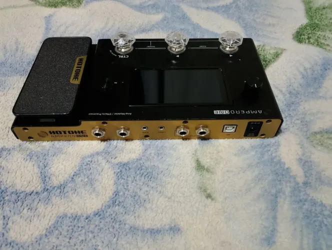 PEDALEIRA DE GUITARRA AMPERO ONE MP80 