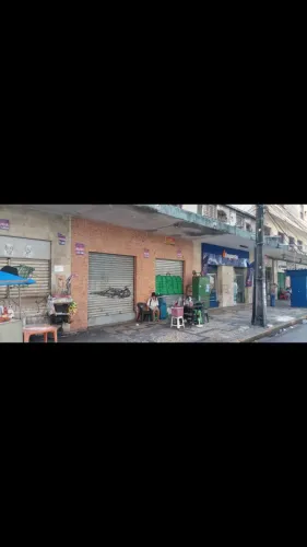 Alugamos excelente Loja na avenida Guararapes,86 edifício Santo Albino com 125 M2 Térreo e