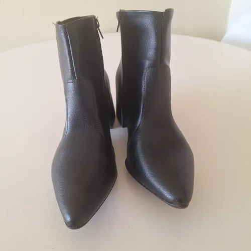 Bota bico fino