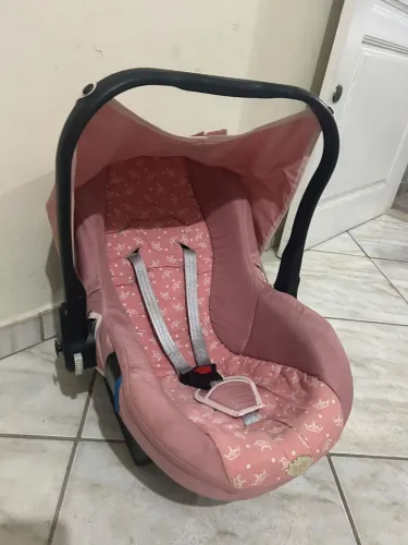Vende-se bebê conforto princesa Tutti baby