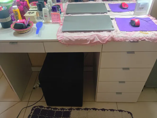 Penteadeira e cômoda 