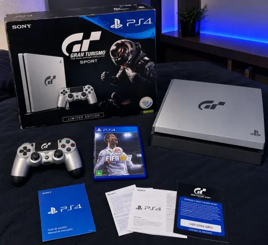 Ps4 slim 1tb EDIÇÃO LIMITADA.