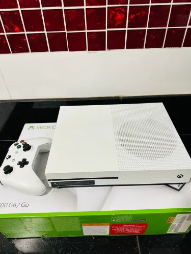 XBOX ONE S - 500 GB ( ZERO C/ 7 jogos ) 