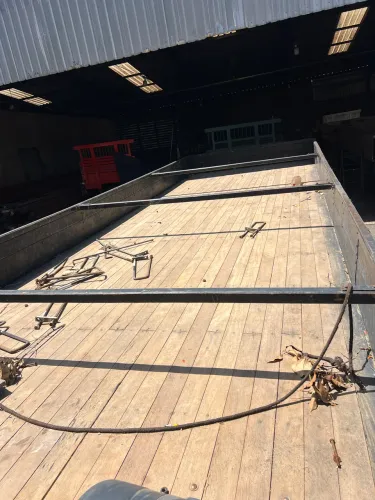 Carroceria 8,60 seminova !