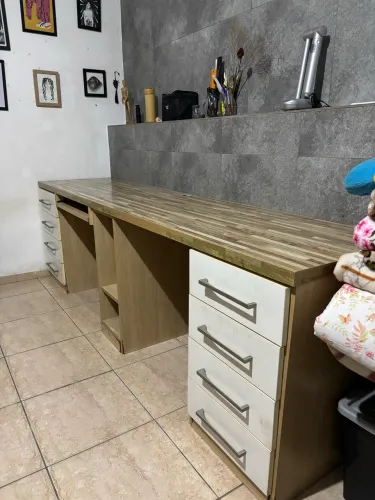 Escrivaninha c/ 2 lugares