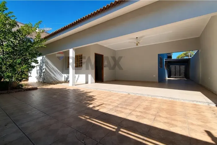 CASA MÉDIO PADRÃO - 3 QUARTOS (SUÍTE) - ENERGIA SOLAR - SEMI MOBILIADA | LAPA - CENTRO EM