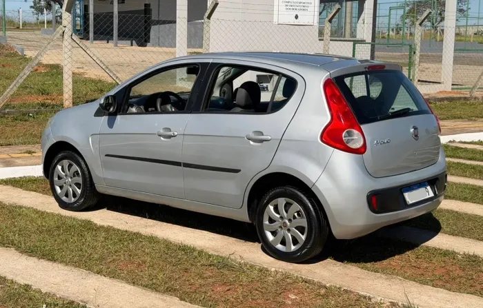 Fiat Palio Attractive 1.0 EVO Fire Flex 8V 5P 2013