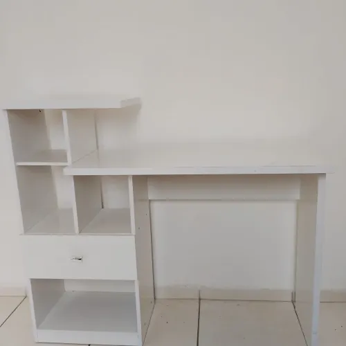 Escrivaninha + cadeira de escritório