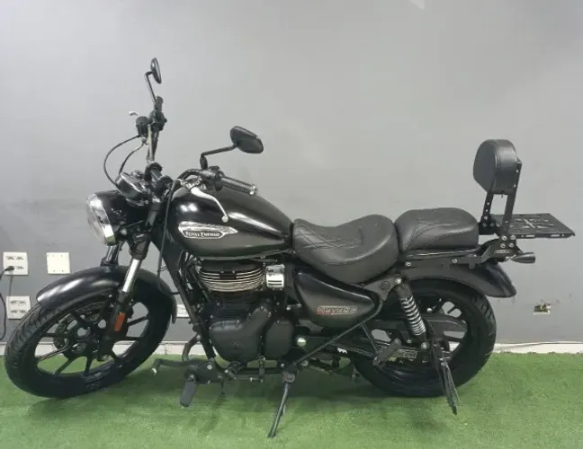 Royal Enfield - Meteor 350 Abs - Ano 2023.