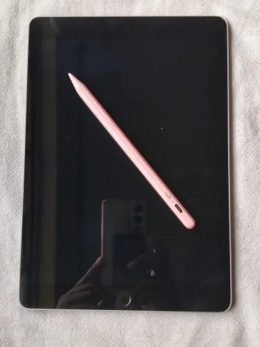 iPad 16