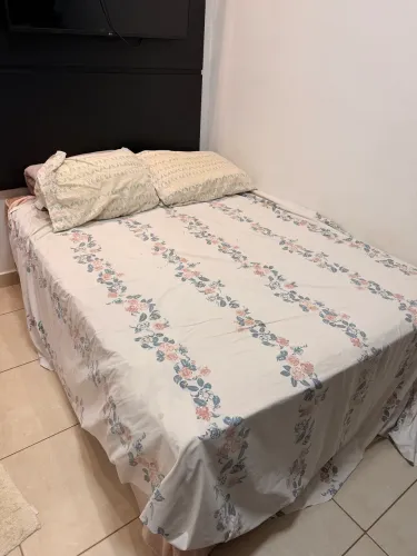 Vendo cama de casal
