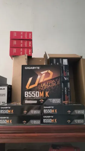 Placa Mãe Gigabyte B550M K, Chipset B550, AMD AM4, mATX, DDR4