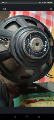 Auto falante de 15 polegadas de 150 watts RMS .