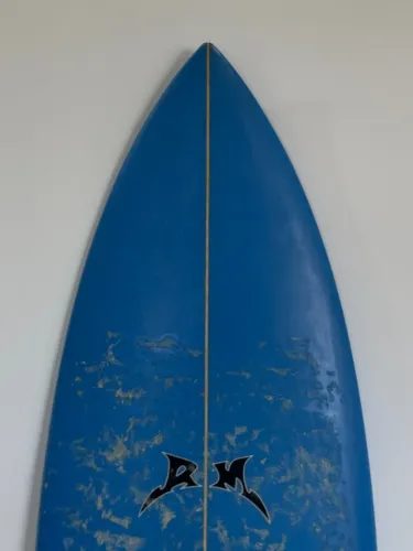 Prancha de Surf Ricardo Martins 5'10 - Modelo Bolachinha - 32,16L - Pouco Uso