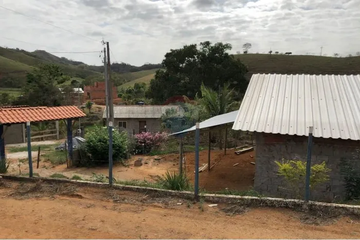 Terreno de 664m2 em Coronel Pacheco, Condomínio da Estiva