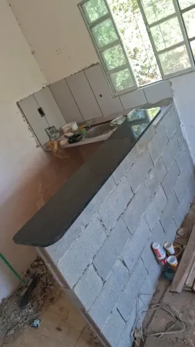 Alugo casa em queimados
