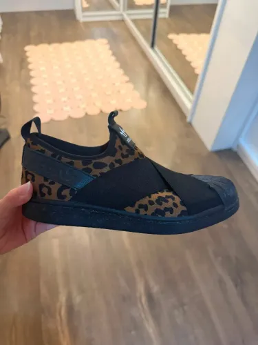 Tenis