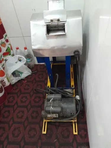 Engenho, fritadeira e bicicleta