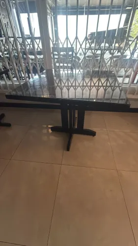 Mesas com tampo em vidro