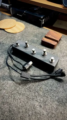 Pedal Controlador MIDI para HX Stomp (ou similares) - 5 Footswitches
