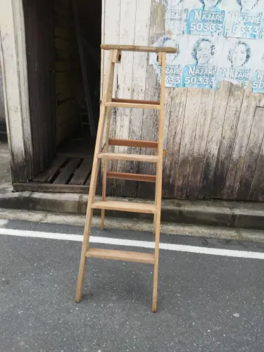 Escadas de madeira zap *