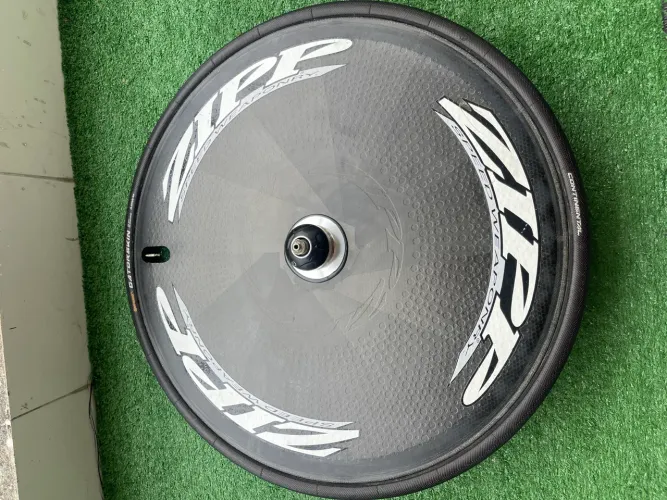 Roda Fechada Zipp + 3 Spokes