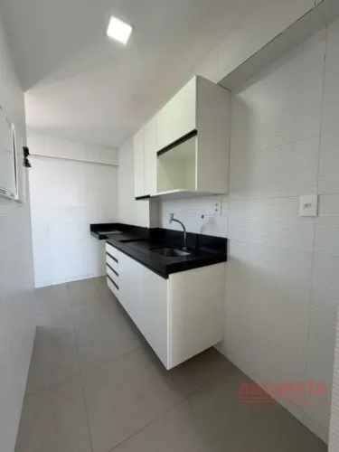 Alugo belíssimo cobertura Duplex no 16º andar com 03 quartos em Tambauzinho