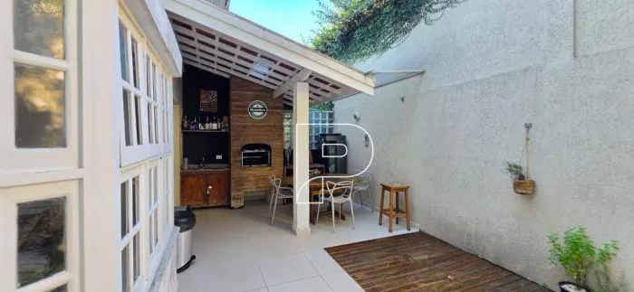 Casa com 3 dormitórios à venda, 138 m² por R$ 940.000,00 - Granja Viana - Cotia/SP