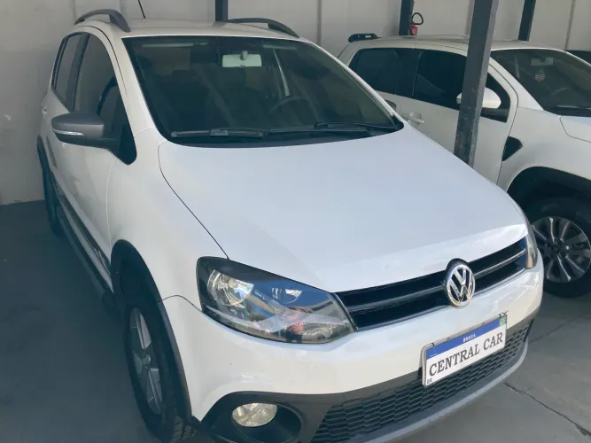 Volkswagen Crossfox 1.6 MI Total Flex 8V 5P 2012