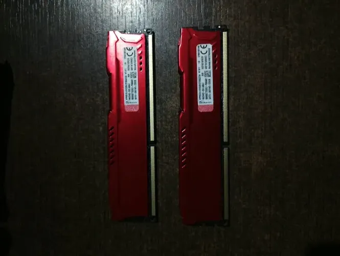 Memória RAM HyperX 4GB DDR3 1600MHz (2x2GB) Dual Channel