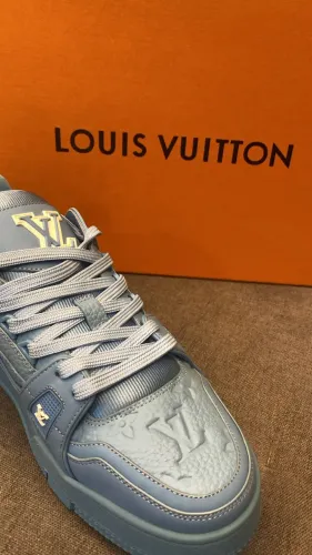 TÊNIS LOUIS VUITTON LV TRAINER ORIGINAL - AZUL BABY BLUE 100% AUTÊNTICO