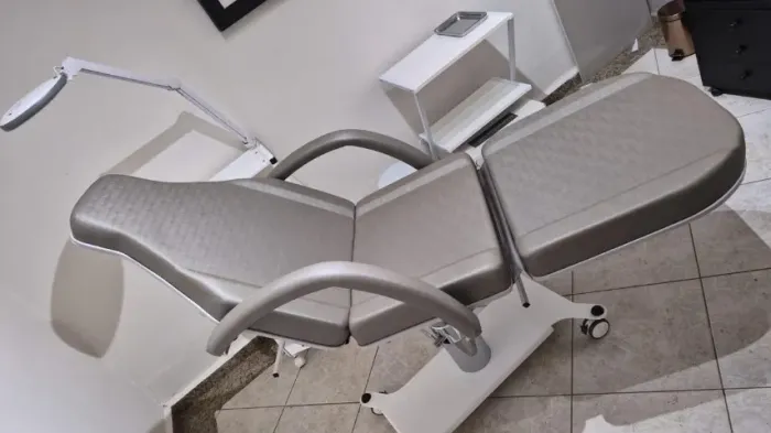 Kit Poltrona Hidráulica Estética e mocho anatômico Pontual