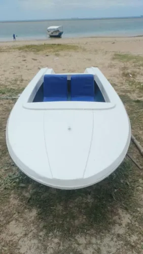 Casco de lancha de fibra