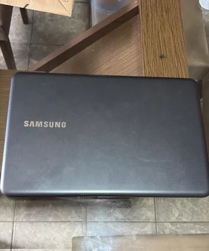 Notebook Essentials E20