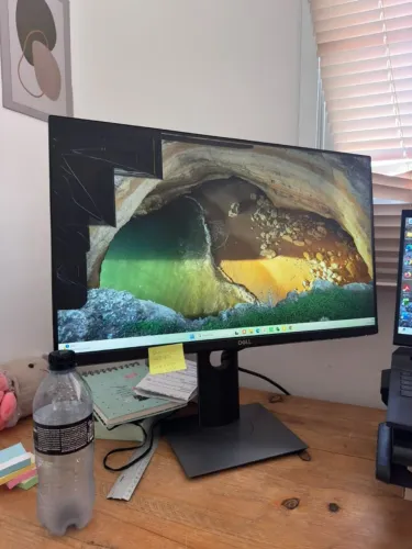 Monitor Dell P2419H 24" - Tela Trincada - Para Peças - Base e Placas OK