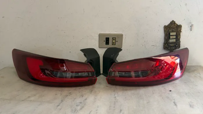 Par de lanternas traseira Fiat Fastback 2022/2026 original