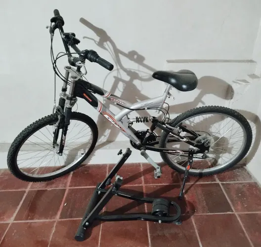 Bicicleta Gvv, Aro 21, ACEITO TROCA.