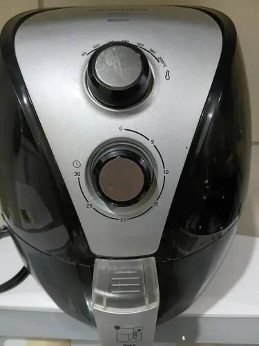Fritadeira Air Fryer Mondial 2,4 Preta com Botões Perfeitos e Funcionando Perfeitamente 