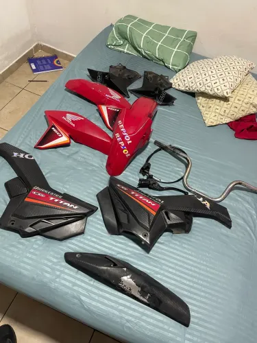Lote de Peças CG Titan 160 (Com detalhes) + Guidão - Preço de Desapego!